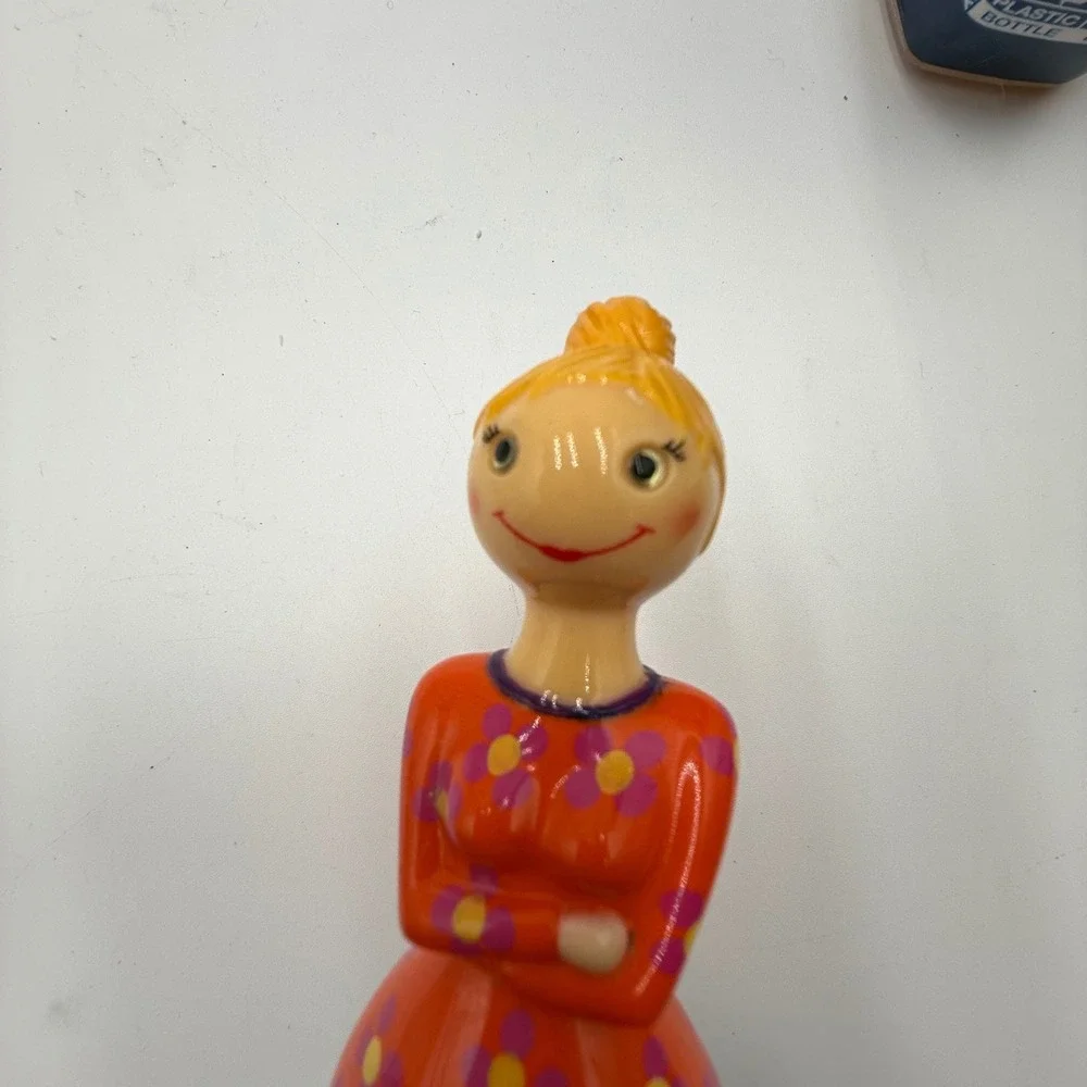 Pylones Paris Ma Dame Cheese Grater Lady Figurine Orange Floral 9.5